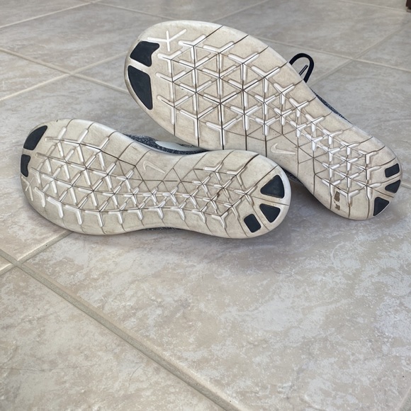 Nike running shoes - Picture 2 of 2